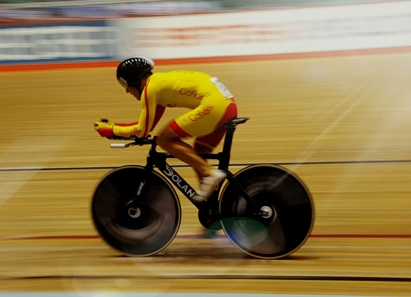 Tres Medallas para Eduardo Santas en la Copa de Europa de Ciclismo en Pista